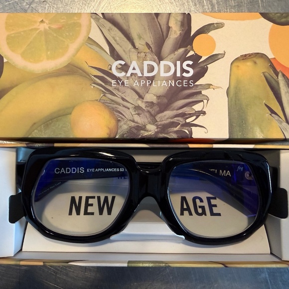 CADDIS LIFE Velma, Black Gloss, 1.0 Readers - Picture 3 of 4